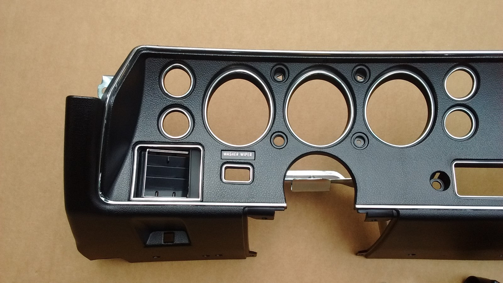 70 71 72 Chevy Chevelle SS Dash instrument cluster panel bezel assembly w/ vents