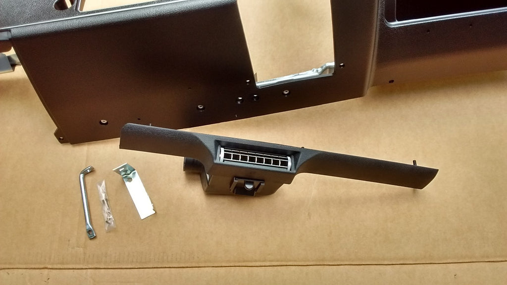70 71 72 Chevy Chevelle SS Dash instrument cluster panel bezel assembly w/ vents