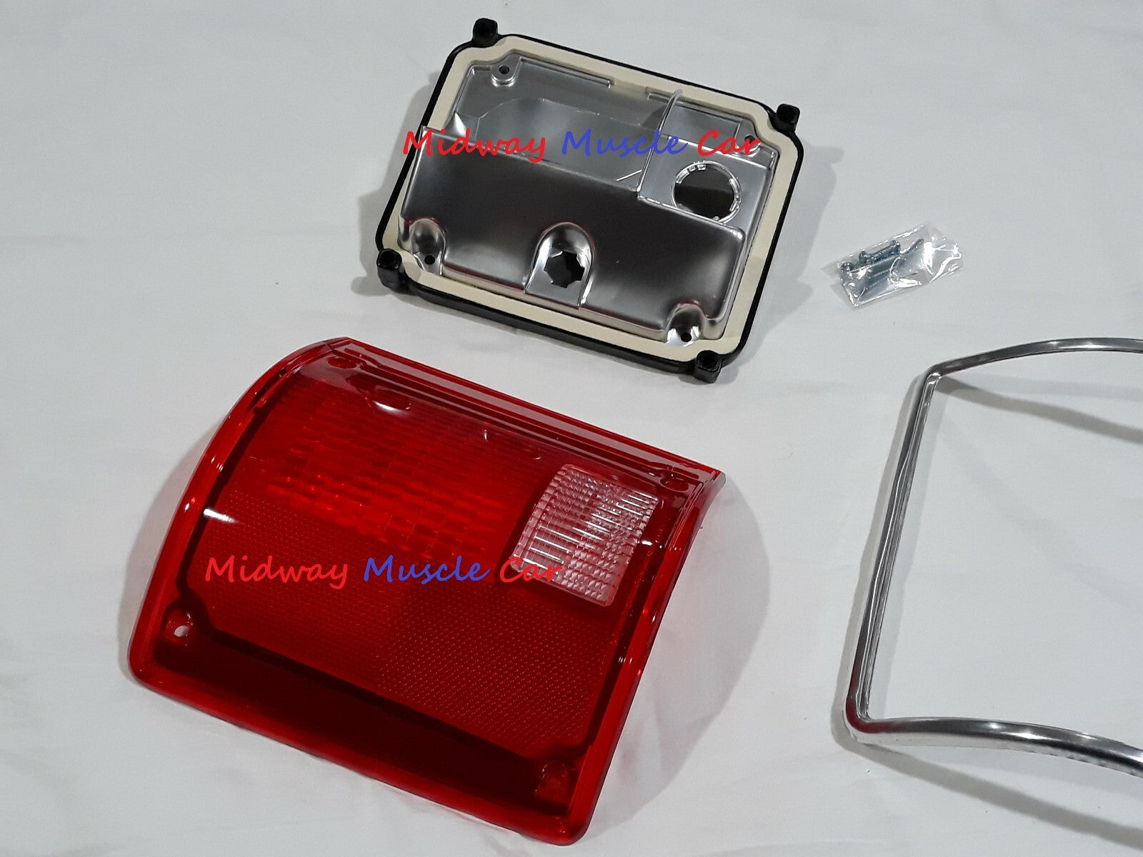 LH drivers tail light lens w/ trim 73-87 Chevy GMC Pickup Truck Blazer C10