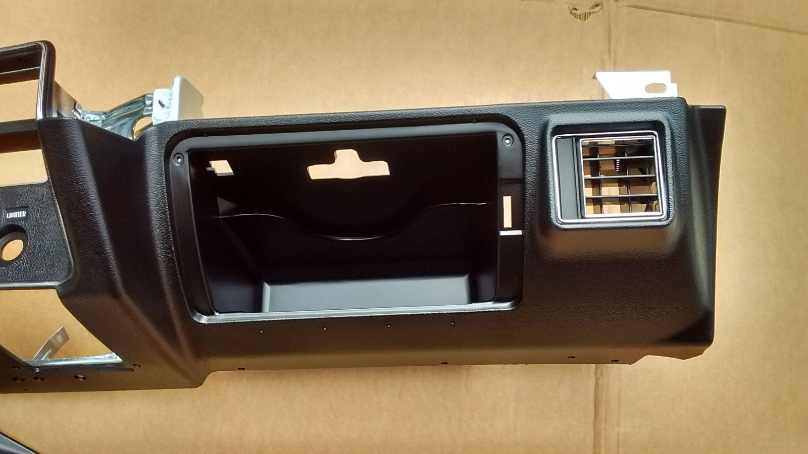 70 71 72 Chevy Chevelle SS Dash instrument cluster panel bezel assembly w/ vents