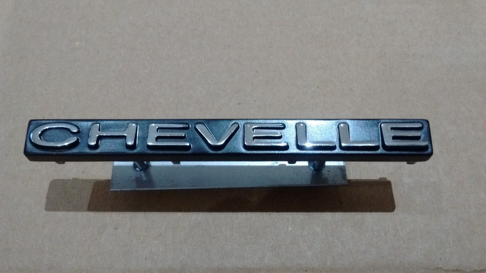 CHEVELLE front grille emblem  1971 Chevy Chevelle