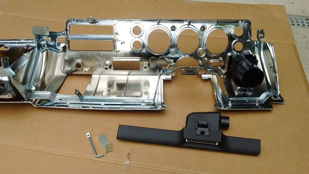70 71 72 Chevy Chevelle SS Dash instrument cluster panel bezel assembly w/ vents