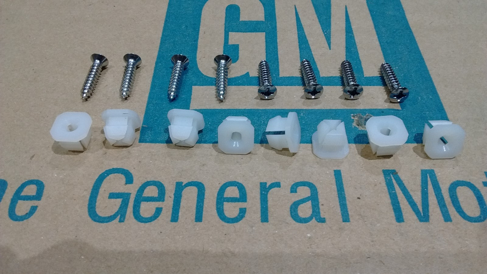 70 Chevy CHEVELLE el camino headlight lamp bezels mounting KIT clips & screws