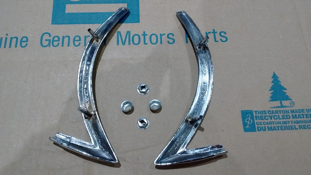 vinyl top corner moldings end caps with nuts 68 69 Chevy Chevelle Malibu