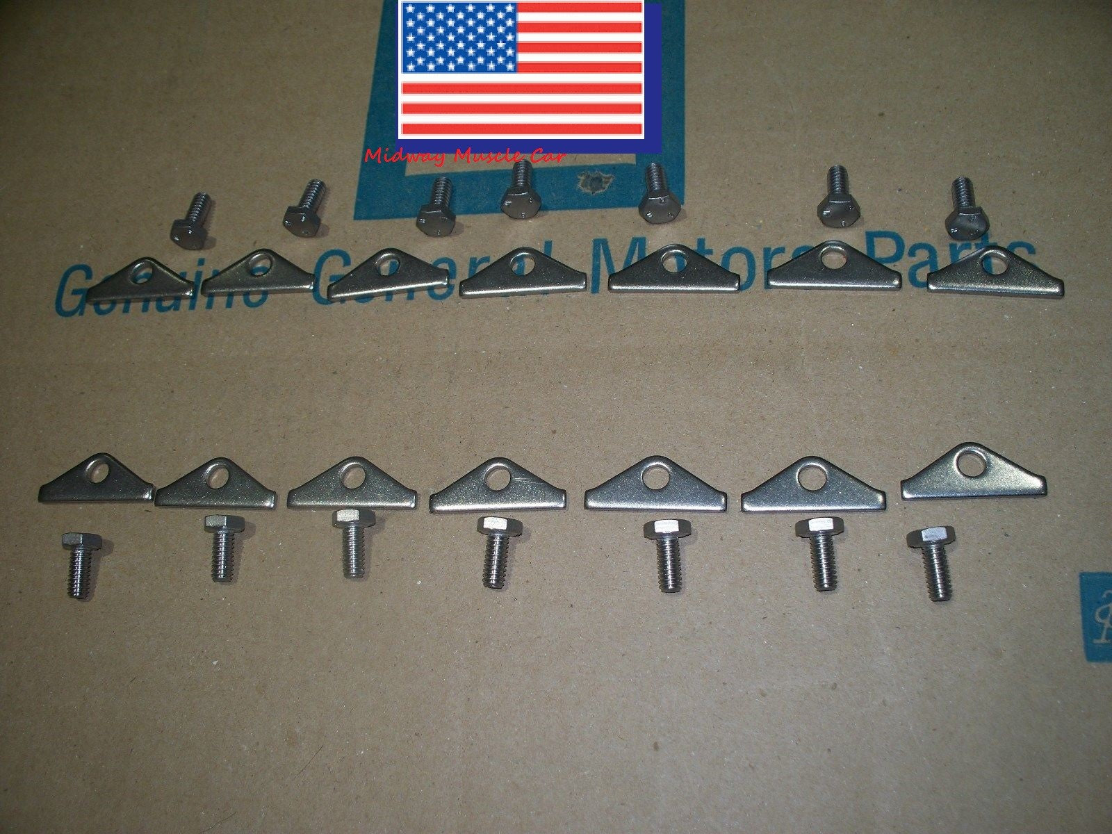 NOS R  Big block valve cover hold downs 65-74 Chevy Chevelle Camaro Nova 396 454