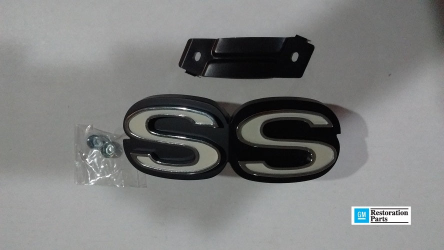 SS grille emblem   71 Chevy Chevelle El Camino    GM resto part