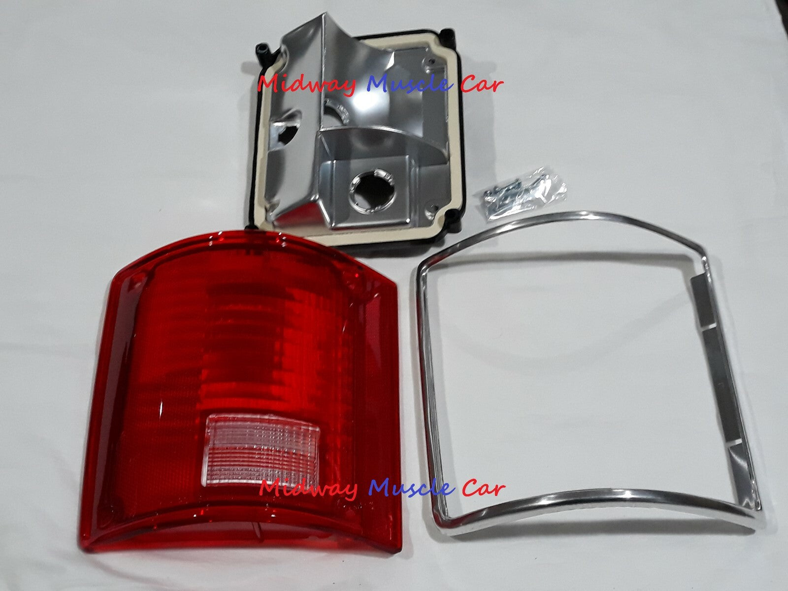 LH drivers tail light lens w/ trim 73-87 Chevy GMC Pickup Truck Blazer C10