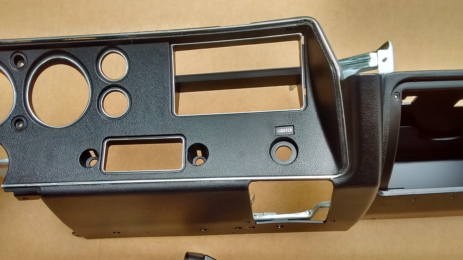 70 71 72 Chevy Chevelle SS Dash instrument cluster panel bezel assembly w/ vents