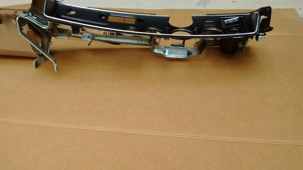 70 71 72 Chevy Chevelle SS Dash instrument cluster panel bezel assembly w/ vents