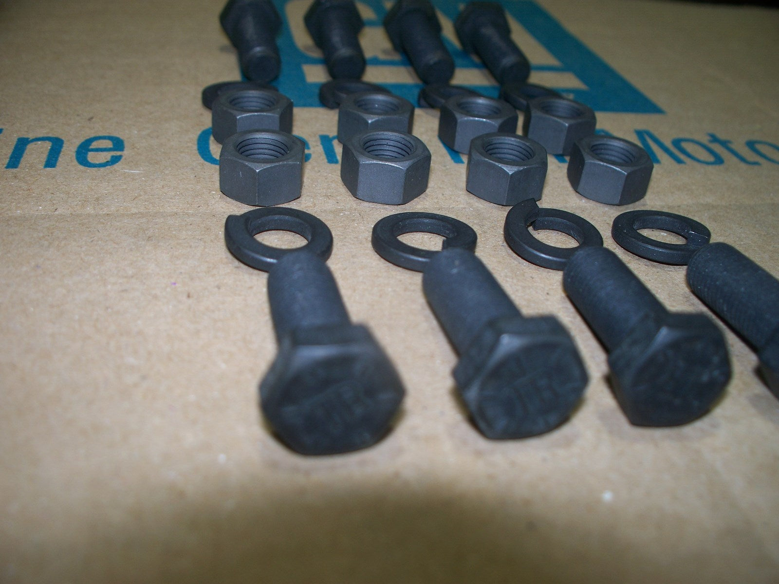 NOS R rear drum backing plate axle retainer bolts & nuts hardware kit     Chevy